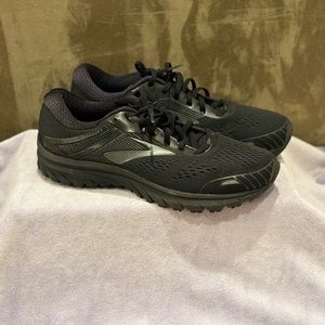 Never Worn! Brookes Adrenaline GTS Size 13 Wide